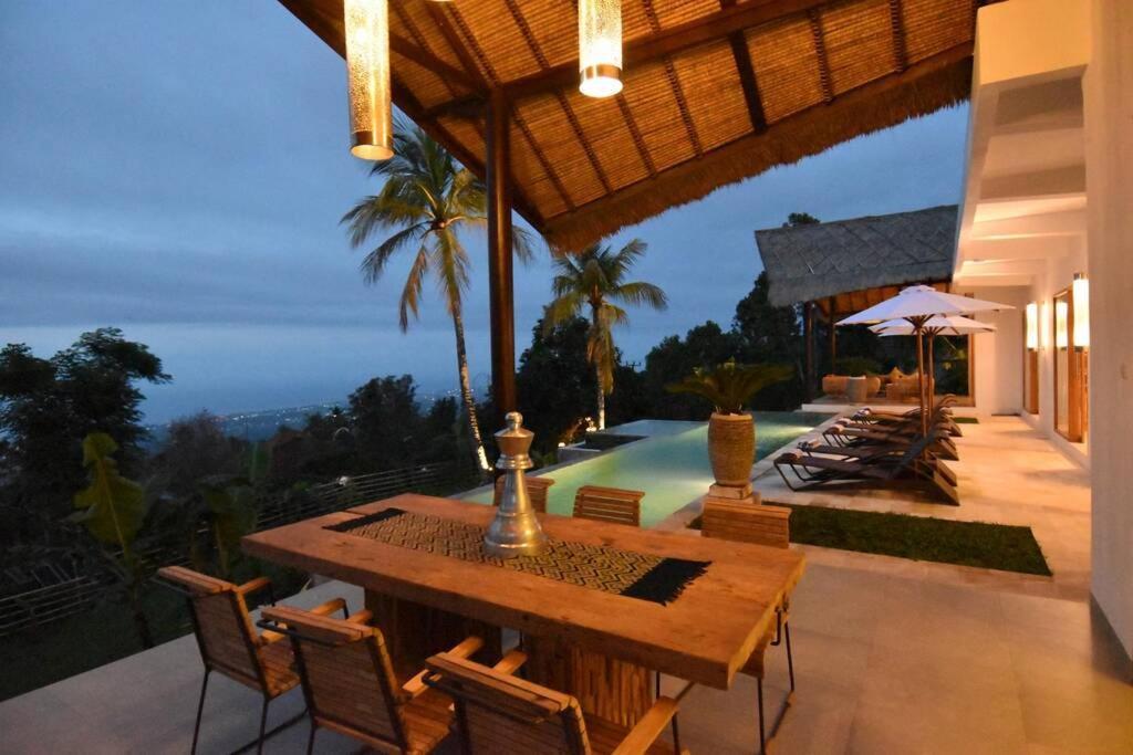 Bali Mimpi luxurious villa with great ocean views! Ambengan Exterior foto